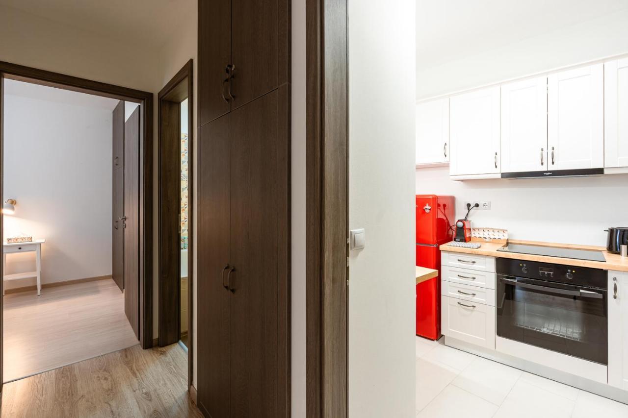 Modern & Newly Built Apartment With Private Garage 부다페스트 외부 사진