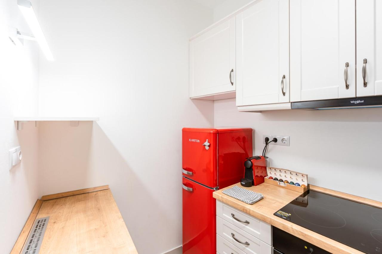 Modern & Newly Built Apartment With Private Garage 부다페스트 외부 사진