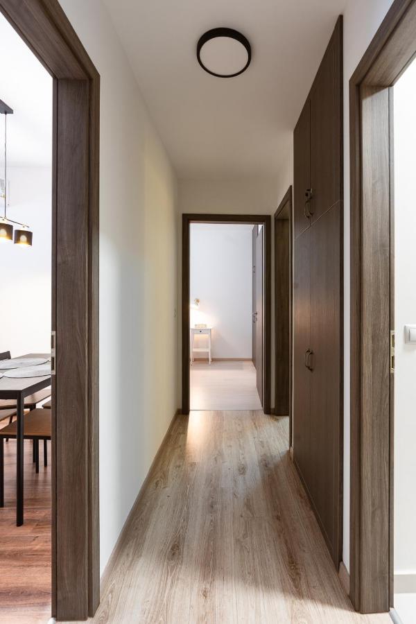 Modern & Newly Built Apartment With Private Garage 부다페스트 외부 사진