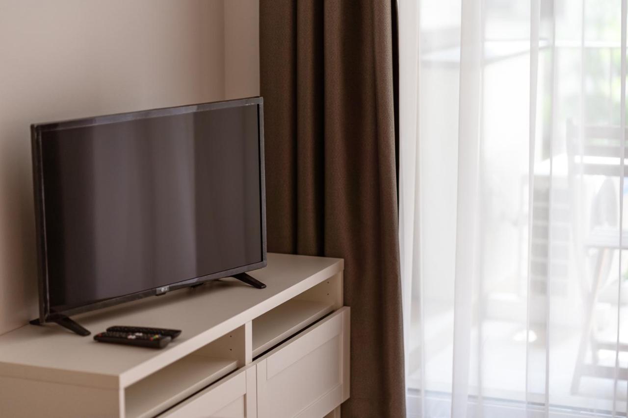 Modern & Newly Built Apartment With Private Garage 부다페스트 외부 사진