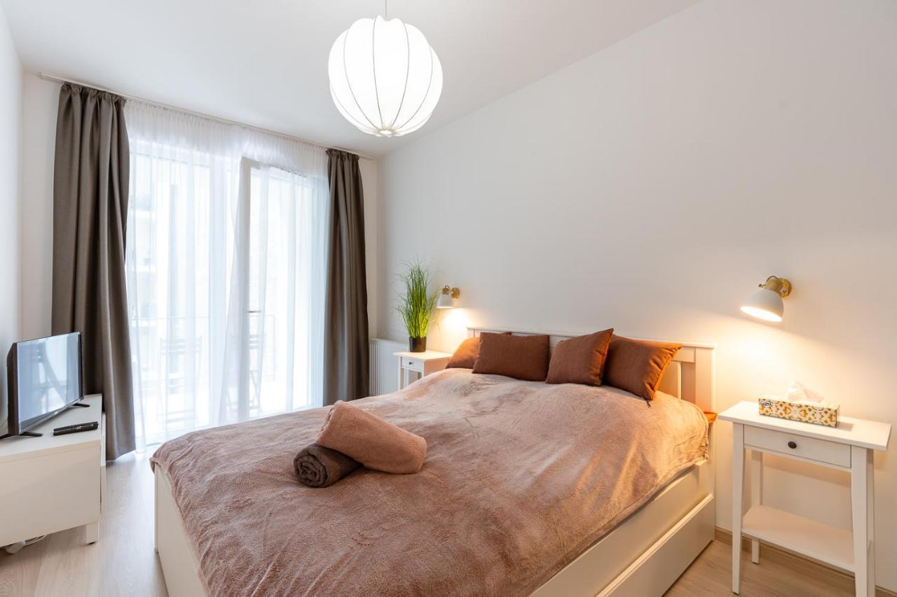 Modern & Newly Built Apartment With Private Garage 부다페스트 외부 사진