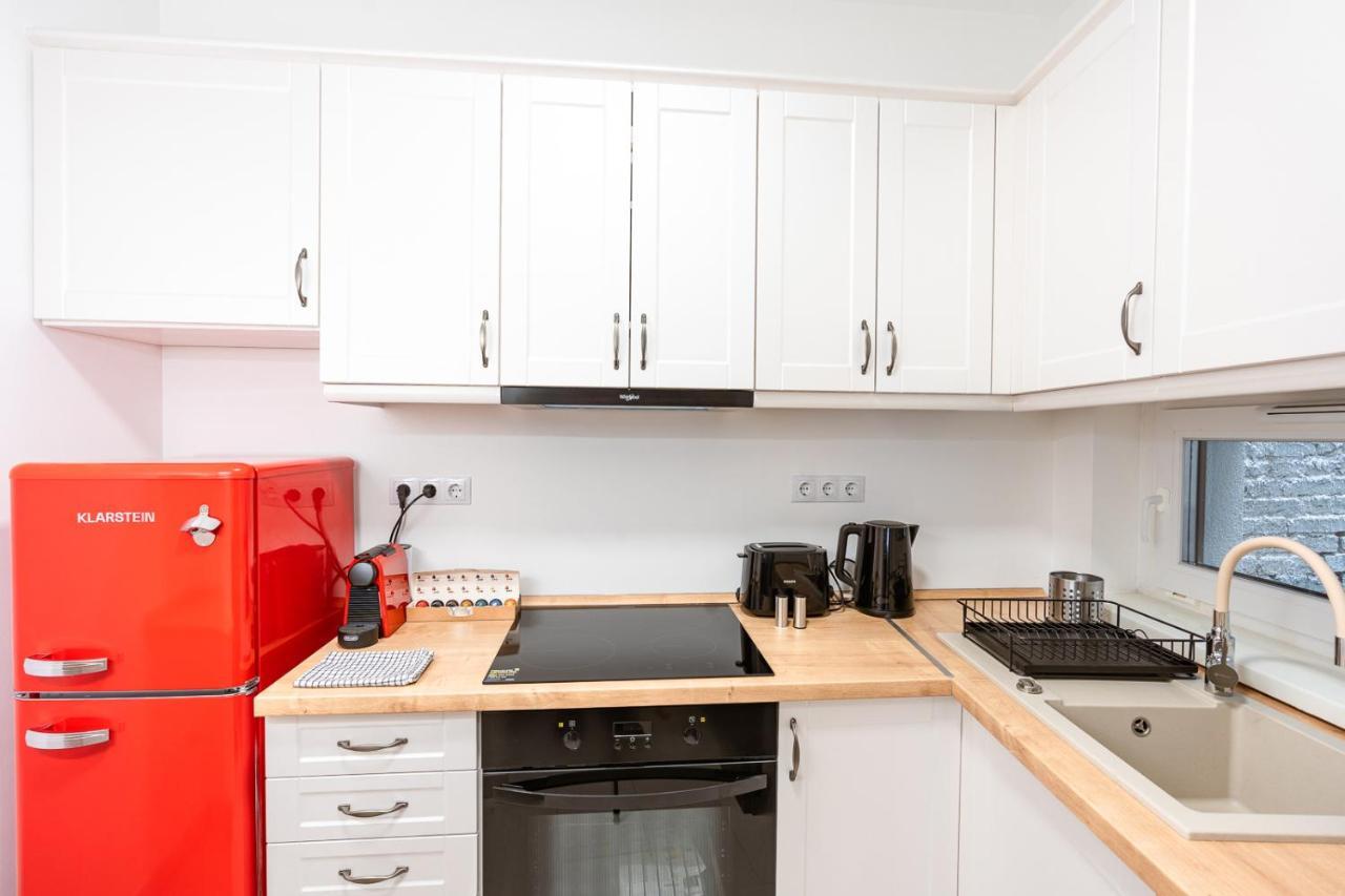 Modern & Newly Built Apartment With Private Garage 부다페스트 외부 사진