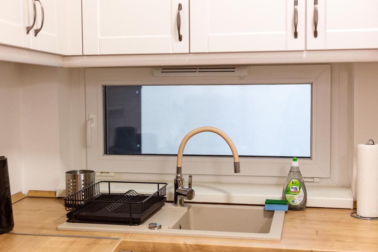 Modern & Newly Built Apartment With Private Garage 부다페스트 외부 사진