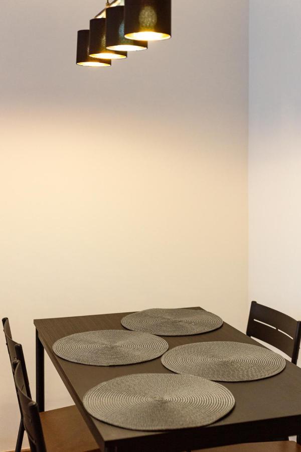 Modern & Newly Built Apartment With Private Garage 부다페스트 외부 사진